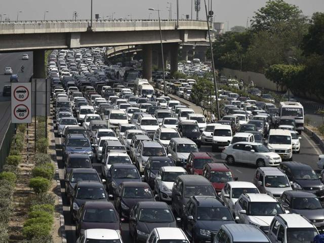 According to government estimates, there are around 60,000 taxis in Delhi and of these 27,000 run on diesel. (Vipin Kumar/HT Photo ) According to government estimates, there are around 60,000 taxis in Delhi and of these 27,000 run on diesel. (Vipin Kumar/HT Photo )
