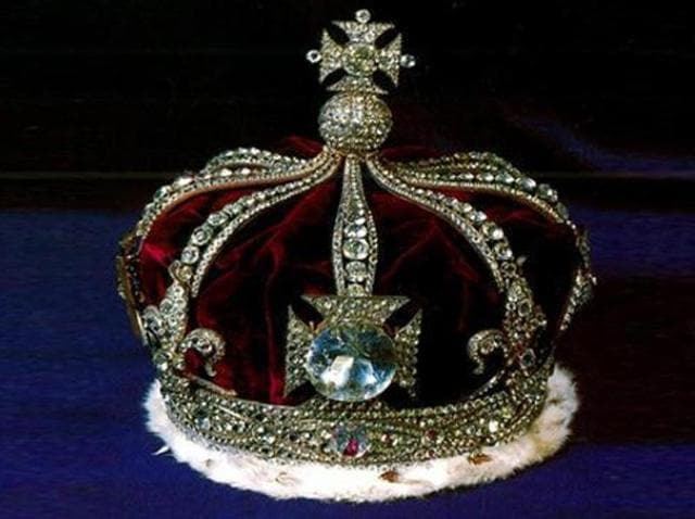 Once the largest known diamond in the world, the Kohinoor diamond is set in a crown last worn by the late mother of Queen Elizabeth II during her coronation. (AFP File Photo) Once the largest known diamond in the world, the Kohinoor diamond is set in a crown last worn by the late mother of Queen Elizabeth II during her coronation. (AFP File Photo)