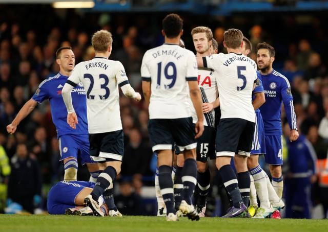 Tottenham's Eric Dier receives a yellow card after a foul on Chelsea's Eden Hazard. (Reuters Photo) Tottenham's Eric Dier receives a yellow card after a foul on Chelsea's Eden Hazard. (Reuters Photo)