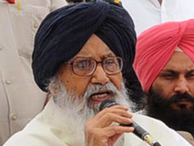 Punjab CM Parkash Singh Badal at a public meeting in Muktsar on Tuesday.(HT Photo)