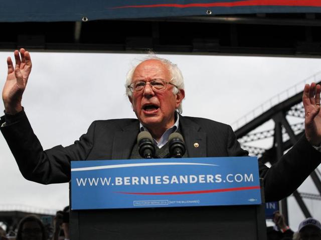 Democratic presidential candidate Bernie Sanders addresses the crowd during a campaign rally at the Big Four Lawn park in Louisville, Kentucky.(AFP Photo)