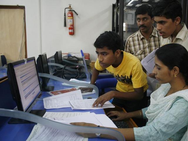 VColleges will be forced to accept more students this year, as the government has brought in a new online-staff-approval system(Hindustan Times)