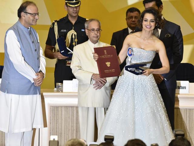 President Pranab Mukherjee presenting the National Award for best actress to Kangana Ranaut at Vigyan Bhawan in New Delhi. (Raj K Raj/HT Photo) 
