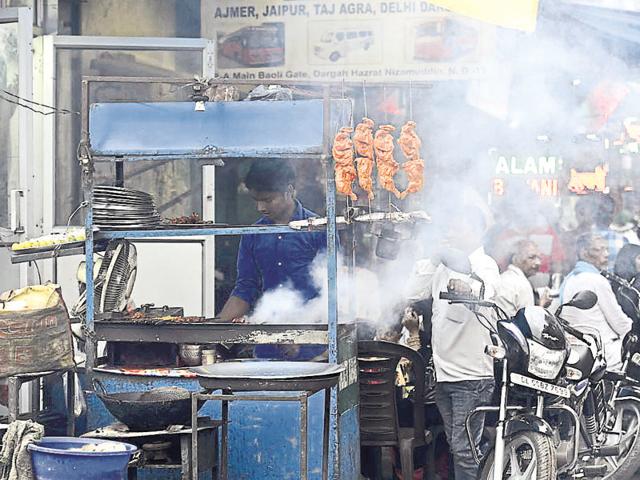 There is no rule that is specifically applied to restaurants on the use of wood and coal as fuel.(Saumya Khandelwal/HT Photo)