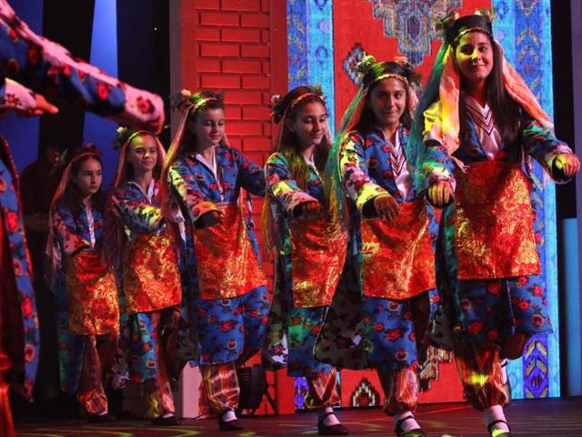 Iraqi students perform on stage during the 14th International Festival of Language and Culture (IFLC) on May 4, 2016 in the capital of the autonomous Kurdish region of northern Iraq, Arbil.  (AFP) 