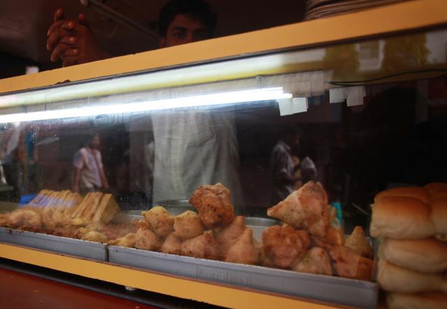 Samosas at a street food stall in Marine lines (HT file photo) Samosas at a street food stall in Marine lines (HT file photo)
