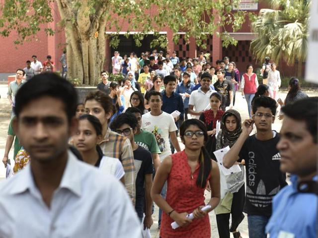 Around four lakh medical aspirants across Maharashtra appeared for the state’s Common Entrance Test (MH-CET) on Thursday. (Sushil Kumar/HT file photo) Around four lakh medical aspirants across Maharashtra appeared for the state’s Common Entrance Test (MH-CET) on Thursday. (Sushil Kumar/HT file photo)
