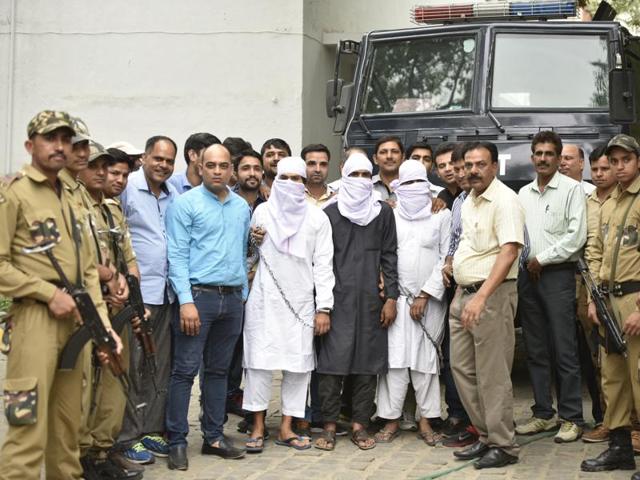 Suspected terrorists arrested by Delhi Police Special Cell in New Delhi.(Ravi Choudhary/Hindustan Times) Suspected terrorists arrested by Delhi Police Special Cell in New Delhi.(Ravi Choudhary/Hindustan Times)