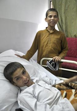 ‘Solar kids’: Curious case of Pakistani brothers paralysed by the night ...