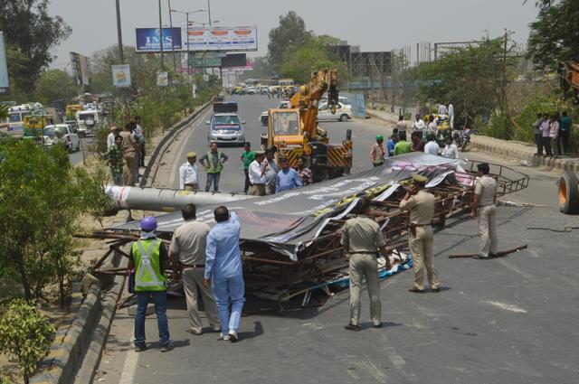 The mishap led to an hour-long jam. (Sakib Ali/HT Photo)