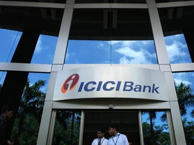 While ICICI Bank and Axis Bank saw an increase of about 6,000 and 8,000 recruitments respectively, HDFC Bank raised its total headcount by 11,269.(Twitter)