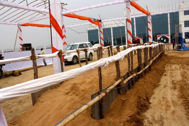 Arrangements have been made for cows and their owners at the venue, which include food and shelter. (Manoj Dhaka/HT)