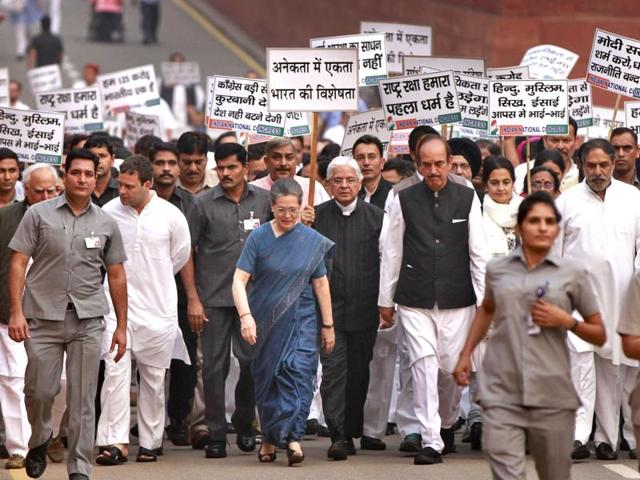 Congress President Sonia Gandhi leading her party in protest to the Rashtrapati Bhavan in November 2015. The party is taking out a similar protest march on Friday against the NDA’s alleged campaign on opposition-ruled state governments. (Sanjeev Verma/ HT File Photo) Congress President Sonia Gandhi leading her party in protest to the Rashtrapati Bhavan in November 2015. The party is taking out a similar protest march on Friday against the NDA’s alleged campaign on opposition-ruled state governments. (Sanjeev Verma/ HT File Photo)