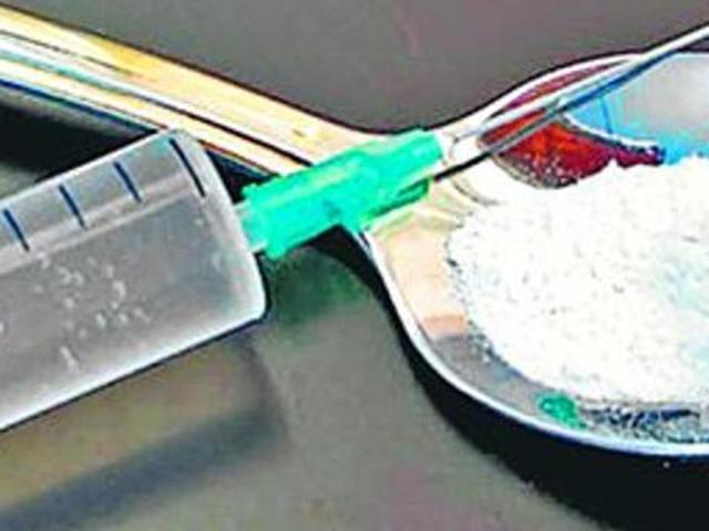 The recovered white crystalline powder weighing around 595 gms is believed to be cocaine with an estimated value of approximately Rs 3 crore in international market. HT photo The recovered white crystalline powder weighing around 595 gms is believed to be cocaine with an estimated value of approximately Rs 3 crore in international market. HT photo