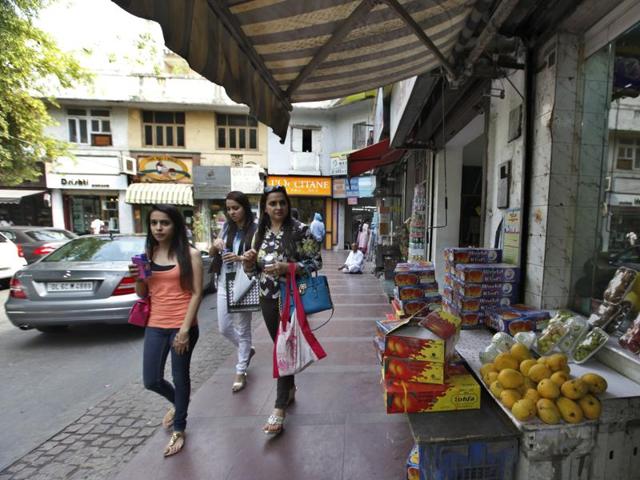 The Capital’s per capita income went up by  Rs 28,000 in 2015-16 compared to the previous year and is thrice the national average. (Raj K Raj/ HT file photo)