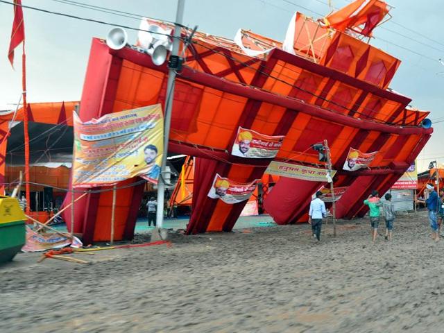 A pandal collapses after heavy thunderstorm at Simhastha Mahakumbh in Ujjain on Thursday. (File photo) A pandal collapses after heavy thunderstorm at Simhastha Mahakumbh in Ujjain on Thursday. (File photo)