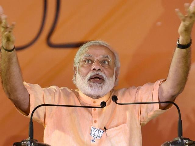 Prime Minister Narendra Modi speaks an election campaign rally at Hosur in Tamil Nadu, where his party is offering itself as an alternative to the Dravidian parties.(PTI)