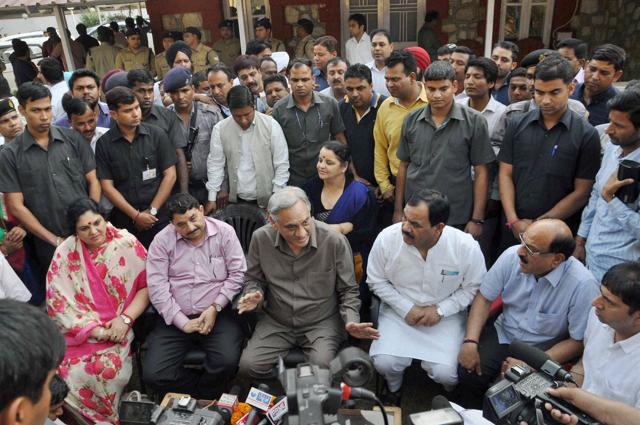 Rebel Congress leader Vijay Bahuguna, along with other rebel Congress MLAs, at a press conference at his official residence in Dehradun ) (PTI) Rebel Congress leader Vijay Bahuguna, along with other rebel Congress MLAs, at a press conference at his official residence in Dehradun ) (PTI)