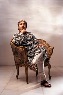 Carntic vocalist MS Subbulakshmi teased Desai for taking so many shots. “Am I a young bride?” she asked (Photo: Viren Desai) Carntic vocalist MS Subbulakshmi teased Desai for taking so many shots. “Am I a young bride?” she asked (Photo: Viren Desai)