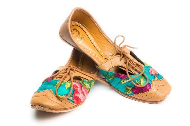 Fizzy Goblet’s Brogue-sters are a cross between juttis and brogues, giving a fun twist to the traditional design (Fizzy Goblet) Fizzy Goblet’s Brogue-sters are a cross between juttis and brogues, giving a fun twist to the traditional design (Fizzy Goblet)