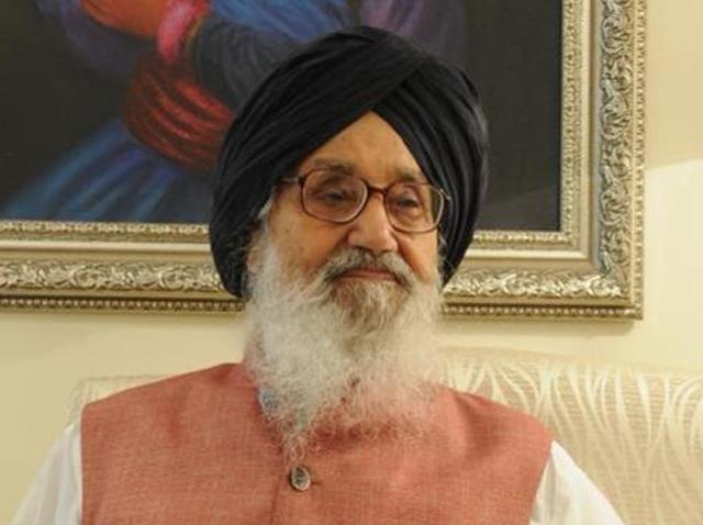 All guns blazing on the Congress and the Aam Aadmi Party, Badal said the parties were playing “political gimmicks” to woo voters and asked people to beware of their “nefarious designs to satiate their lust for power”.(HT File Photo) All guns blazing on the Congress and the Aam Aadmi Party, Badal said the parties were playing “political gimmicks” to woo voters and asked people to beware of their “nefarious designs to satiate their lust for power”.(HT File Photo)