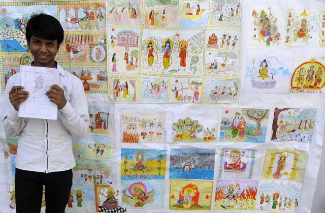 13-year-old Deepak wants to become a well renowned artist someday. (Sunil Ghosh/ HT Photo) 13-year-old Deepak wants to become a well renowned artist someday. (Sunil Ghosh/ HT Photo)