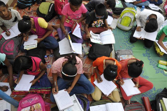 Students of the Jan Jagriti Educational and Cultural Society, a charitable institution which imparts education to students belonging to the economically weaker sections of society. (Sunil Ghosh/ HT Photo) Students of the Jan Jagriti Educational and Cultural Society, a charitable institution which imparts education to students belonging to the economically weaker sections of society. (Sunil Ghosh/ HT Photo)
