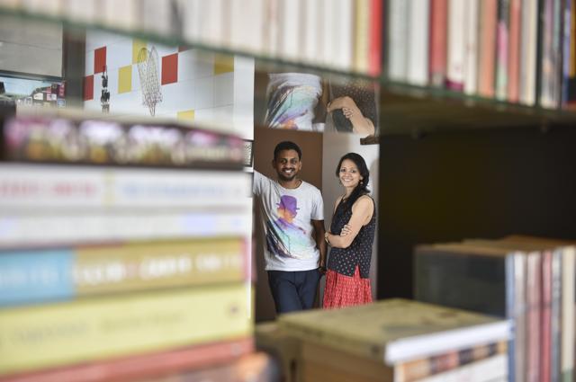Amit Madheshiya and Shirley Abraham have dedicated more than eight years to the travelling cinemas of Maharashtra. The Cinema Travellers is their first feature-length documentary. (AALOK SONI/HT)