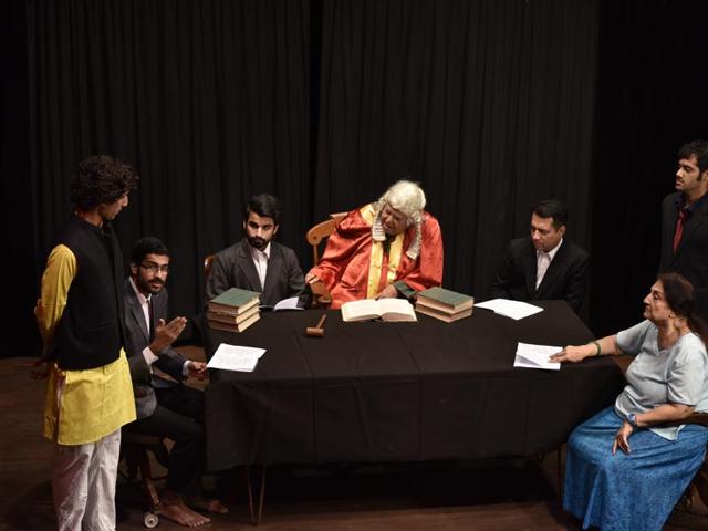 The Akshara Repertory rehearses for the courtroom drama festival.(Snjeev Verma/ Hindustan Times)
