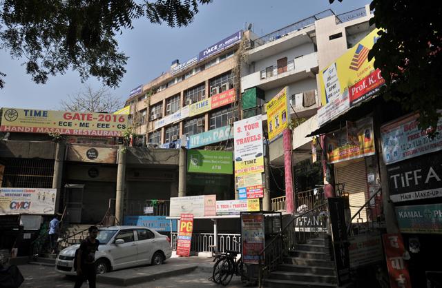 A senior SDMC official said the move is likely to increase the agency’s revenue collection by 150 crore during the financial year 2016-17. (S Burmaula/ HT Photos) A senior SDMC official said the move is likely to increase the agency’s revenue collection by 150 crore during the financial year 2016-17. (S Burmaula/ HT Photos)