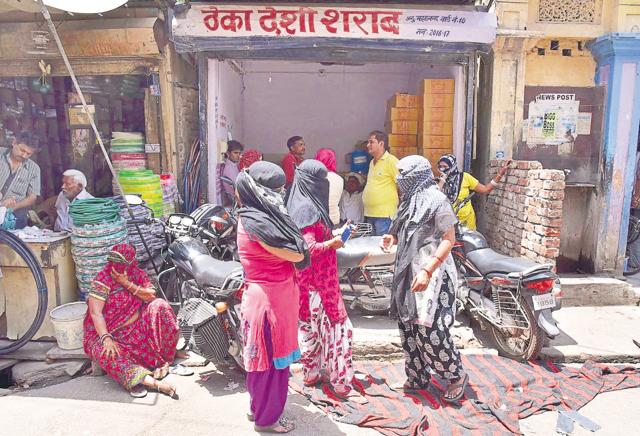 After the initial success, the Gulab Team forced the closure of four shops on Vikas Path (Prabhakar sharma/HT photo) After the initial success, the Gulab Team forced the closure of four shops on Vikas Path (Prabhakar sharma/HT photo)