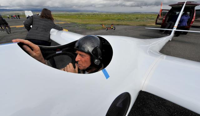 Airbus Group CEO Tom Enders is placed in the co-pilot seat as he and chief pilot Jim Payne get ready for their test flight. (AFP) Airbus Group CEO Tom Enders is placed in the co-pilot seat as he and chief pilot Jim Payne get ready for their test flight. (AFP)