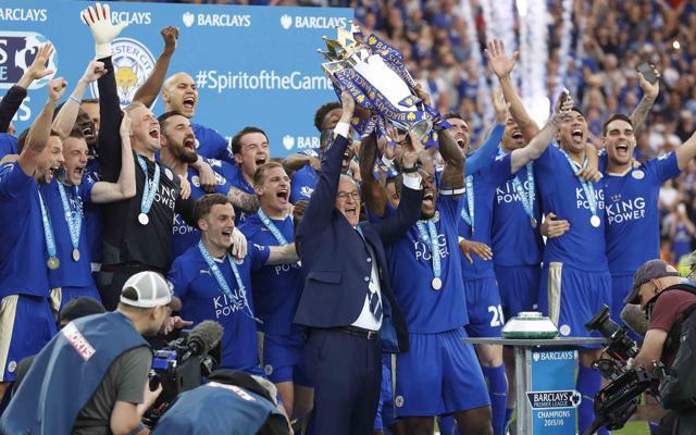 Leicester City’s manager Claudio Ranieri and captain Wes Morgan lift the Premier League trophy as Leicester are crowned English Premier League soccer champions after defeating Everton 3-1 at King Power stadium on May 7, 2016. (AP) Leicester City’s manager Claudio Ranieri and captain Wes Morgan lift the Premier League trophy as Leicester are crowned English Premier League soccer champions after defeating Everton 3-1 at King Power stadium on May 7, 2016. (AP)
