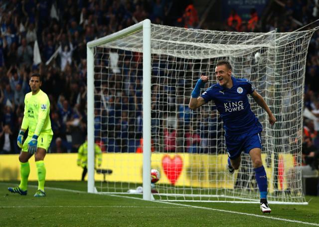 Jamie Vardy (R) celebrates after scoring. (AFP) Jamie Vardy (R) celebrates after scoring. (AFP)