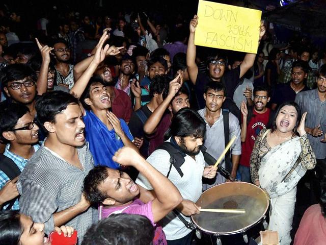 Students of Jadavpur University take out a rally against the BJP and other right-wing organisations in Kolkata.(PTI photo)