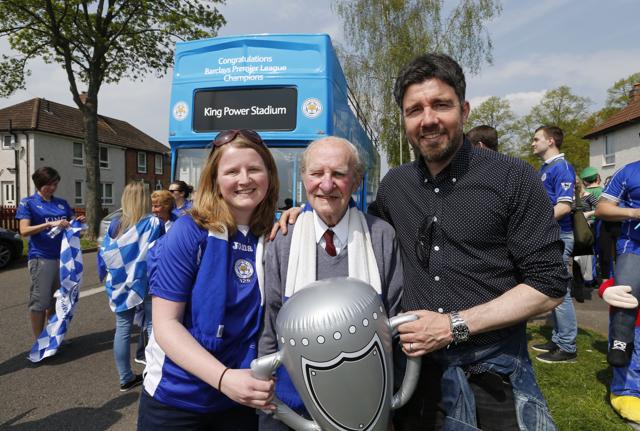 Die hard Leicester season ticket holder Raymond Lewitt (92) is pictured with grand-daughter Sarah Johnston (39) and Leicester FC legend Muzzy Izzet, as they attend a Barclays #SpiritoftheGame event before the match. (REUTERS) Die hard Leicester season ticket holder Raymond Lewitt (92) is pictured with grand-daughter Sarah Johnston (39) and Leicester FC legend Muzzy Izzet, as they attend a Barclays #SpiritoftheGame event before the match. (REUTERS)