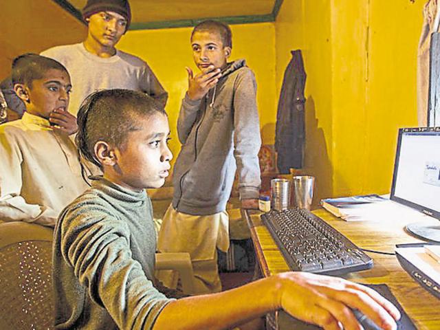 The internet penetration in Jharkhand is 1.5% and the total population is 3.29 crore, which translates to around 5 lakh internet users. (Shutterstock) The internet penetration in Jharkhand is 1.5% and the total population is 3.29 crore, which translates to around 5 lakh internet users. (Shutterstock)