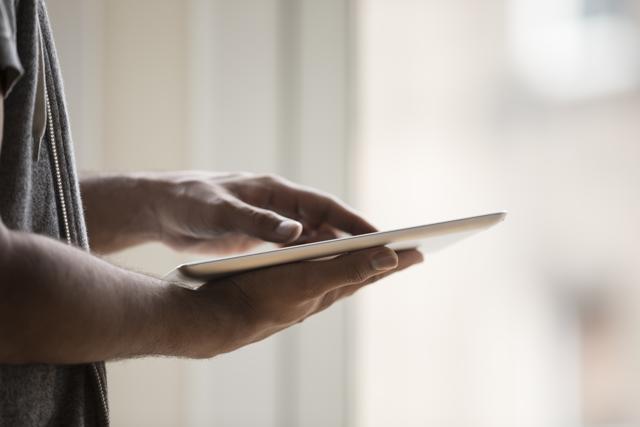 Using digital platforms for reading may change the way you think, making you more inclined to focus on concrete details rather than interpreting information more abstractly. (Shutterstock) Using digital platforms for reading may change the way you think, making you more inclined to focus on concrete details rather than interpreting information more abstractly. (Shutterstock)