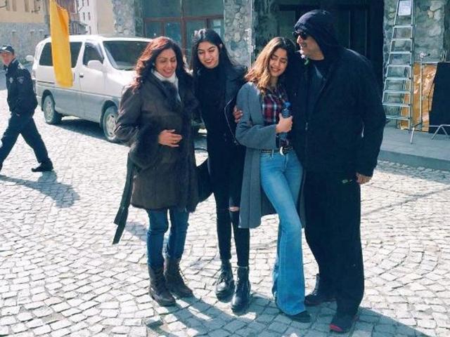 Sridevi and Boney Kapoor with their daughters, Jhanvi and Khushi. (Instagram)