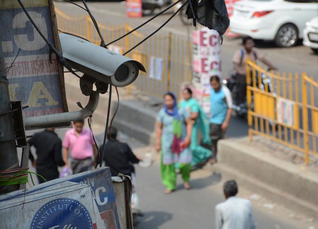 The Ghaziabad traffic police has identified nearly 160 locations, where high resolution CCTV cameras will be installed under the intelligent management traffic system. (Sakib Ali/HT Photo) The Ghaziabad traffic police has identified nearly 160 locations, where high resolution CCTV cameras will be installed under the intelligent management traffic system. (Sakib Ali/HT Photo)