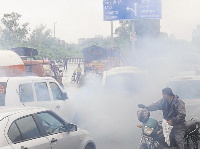 Delhi was declared the most polluted city in the world by WHO in 2014.(Raj K Raj / HT Photo)