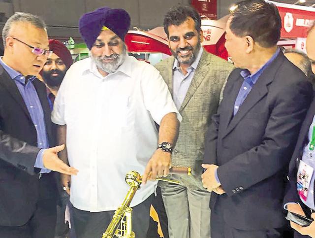Deputy CM Sukhbir Singh Badal visiting at the China cycle exhibition in Shanghai on Sunday.(HT Photo)