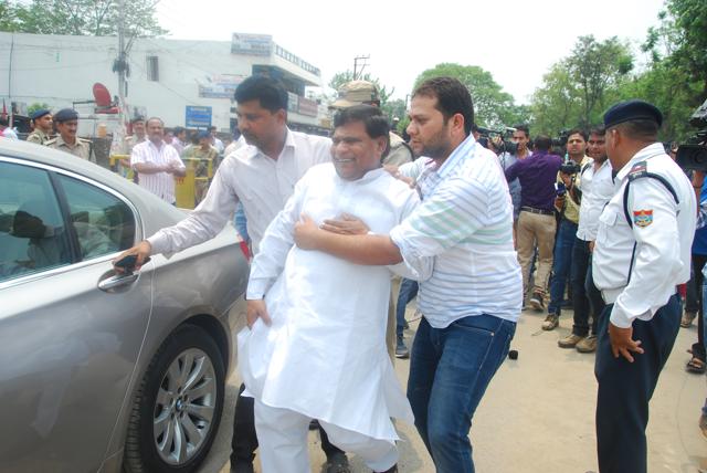 BSP MLA Sarwat qarim Ansari after the floor test. (Vinay Santosh Kumar/HT Photo)