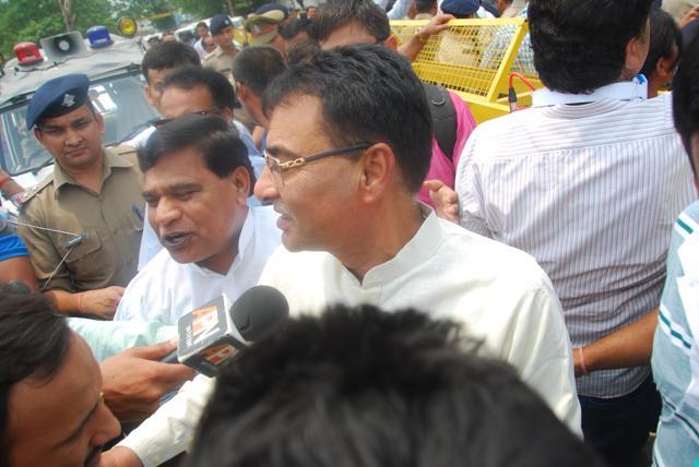 BSP MLA Haridass after floor test . (Vinay Santosh Kumar/HT photo)