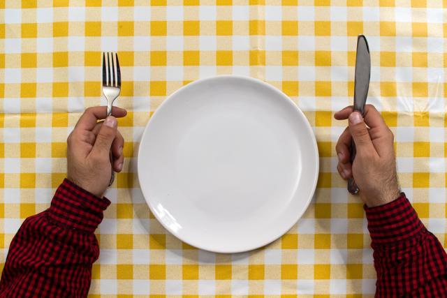 When we are hungry, we find it difficult to resist getting a sandwich or anything else, even if we know that dinner will be served soon. (Shutterstock) When we are hungry, we find it difficult to resist getting a sandwich or anything else, even if we know that dinner will be served soon. (Shutterstock)