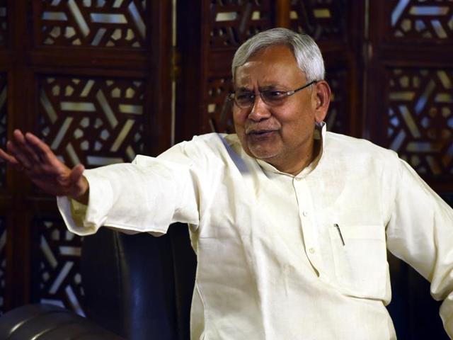 Bihar chief minister Nitish Kumar on Monday termed the controversy over Prime Minister Narendra Modi’s educational qualification as a “non-issue”. (Sonu Mehta/HT Photo) Bihar chief minister Nitish Kumar on Monday termed the controversy over Prime Minister Narendra Modi’s educational qualification as a “non-issue”. (Sonu Mehta/HT Photo)