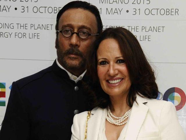 Shraddha Kapoor’s parents, Shakti Kapoor and Shivangi Kolhapure Kapoor, want to throw a bash to celebrate the success of their daughter’s film Baaghi.(Viral Bhayani) Shraddha Kapoor’s parents, Shakti Kapoor and Shivangi Kolhapure Kapoor, want to throw a bash to celebrate the success of their daughter’s film Baaghi.(Viral Bhayani)