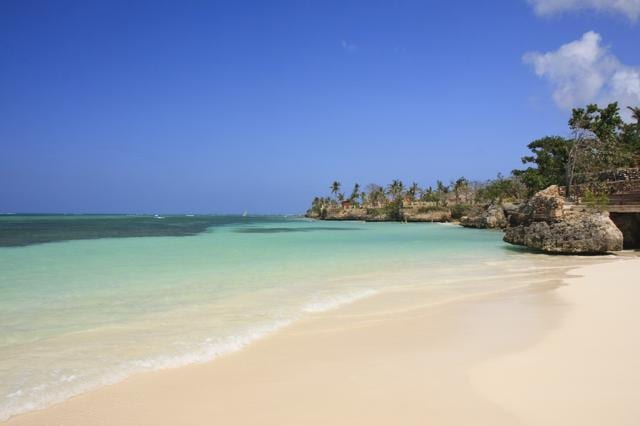 High season (dry weather) runs from November to May. But the blue skies and pleasant temperatures also bring high prices, which can be a real drawback to visiting the island in this ideal period. (iStock) High season (dry weather) runs from November to May. But the blue skies and pleasant temperatures also bring high prices, which can be a real drawback to visiting the island in this ideal period. (iStock)