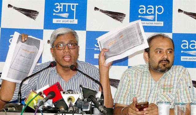 AAP leader Ashutosh addresses a press conference on PM Modi's degrees in New Delhi on Monday. (PTI) AAP leader Ashutosh addresses a press conference on PM Modi's degrees in New Delhi on Monday. (PTI)