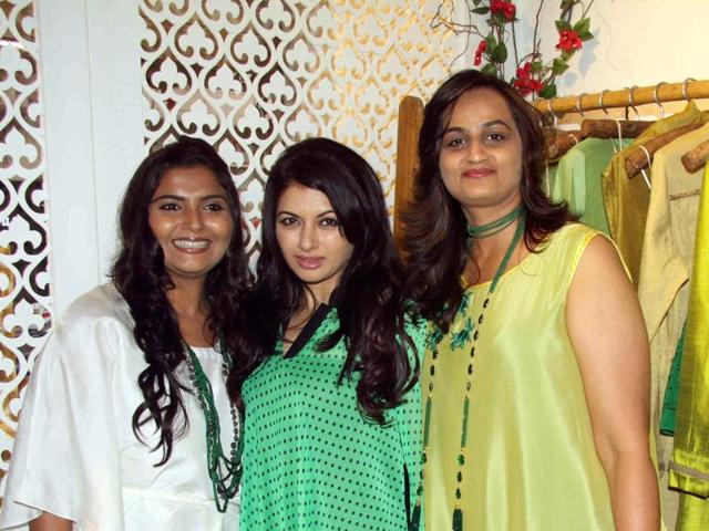 Bhagyashree poses with store owners Jyoti Mukhejee and Bhumika in Mumbai. (AFP) Bhagyashree poses with store owners Jyoti Mukhejee and Bhumika in Mumbai. (AFP)